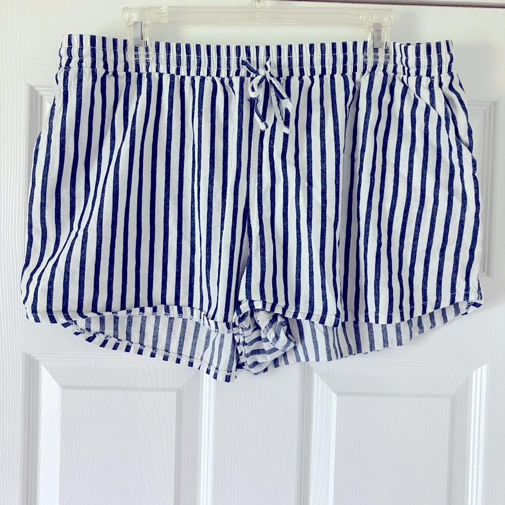Universal Thread Navy and White Striped Shorts